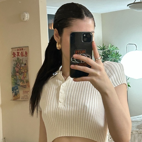 Brandy Melville collard crop - Picture 2 of 2